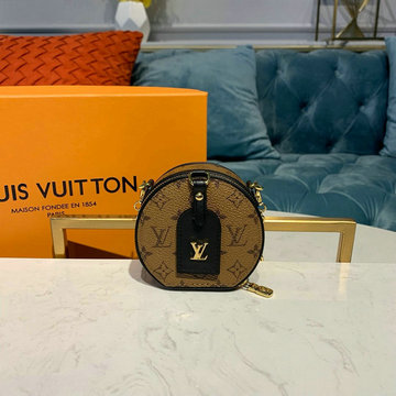 商品名称：ルイヴィトン LOUISVUITTON 057-M68577  2019年最新入荷 ボワット シャポー ネックレス ラウンドバッグ チェーンウォレット 小銭入れ モノグラム リバース