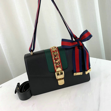 商品名称：グッチ GUCCI 057-GG421882K　2019年最新入荷 シルヴィ スモール ショルダーバッグ レディースかばん カーフスキン