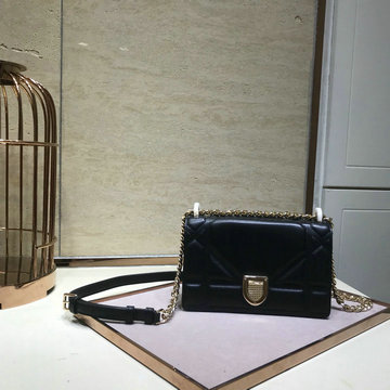 クリスチャンディオール JS-CD32843 CHRISTIAN  DIOR 2019年最新入荷 Diorama クラッチバッグ 斜め掛け ショルダーバッグ ラムスキン レディースかばん