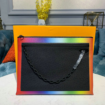 商品名称：ルイヴィトン LOUISVUITTON  057-M30347 2019年最新入荷 ポシェット A4 ポーチ 手持ちかばん ビジネスバッグ メンズ タイガレザー 黒