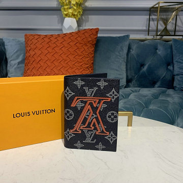 商品名称：ルイヴィトン LOUISVUITTON  057-M64502R 2019年最新入荷 クーヴェルテュール パスポール NM パスポートケース マスコットプリント モノグラムエクリプス