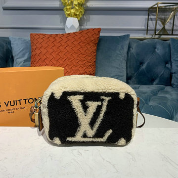 ルイヴィトン LOUISVUITTON  057-M68599 2019年最新入荷 ビーチ ポーチ 斜め掛け ショルダーバッグ モノグラム テディ ネームタグ かばん シアリング