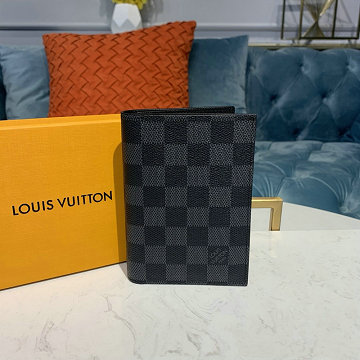 商品名称：ルイヴィトン LOUISVUITTON  057-N64411M 2019年最新入荷 クーヴェルテュール パスポール NM パスポートケース カードケース ミッキーマウスプリント ダミエキャンパス