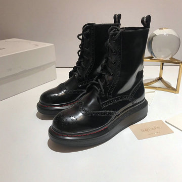 アレキサンダー マックイーン ALEXANDER McQUEEN 2020年秋冬最新入荷 ショートブーツ レディースシューズ 靴 レースアップ 黒 白 2色