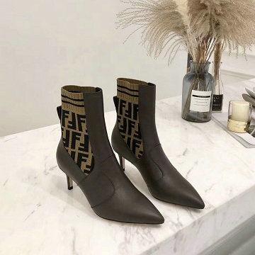 商品名称：フェンディ FENDI  26-FDJ20008 20200年秋冬最新作 ショートブーツ ハイヒールブーツ レディースシューズ ピンヒール カジュアル 靴 レザー 通勤 通学