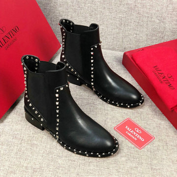 ヴァレンティノ Valentino  26-VTJ20001 20200年秋冬最新作 ロックスタッズ ショートブーツ レディースシューズ アンクルブーツ カジュアルシューズ 靴 レザー