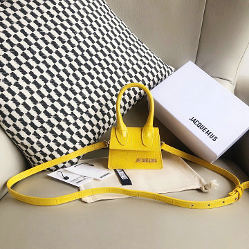 ジャックムー Jacquemus  YS-JQ56038EY 2019年最新入荷 Le sac Chiquito ミニハンドバッグ 斜め掛け ショルダーバッグ レディースかばん レザー
