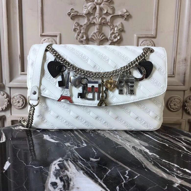 BALENCIAGA バレンシアガ 99-BA0103 2019年最新入荷 BB チェーン ラウンド ショルダーバッグ 斜め掛け レディース カーフスキン