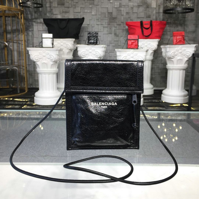 バレンシアガ BALENCIAGA 99-BAB19007 2019年最新入荷 エクスプローラー ポーチ ストラップ ナイロン 斜め掛け ショルダーバッグ 携帯ケース レザー 黒
