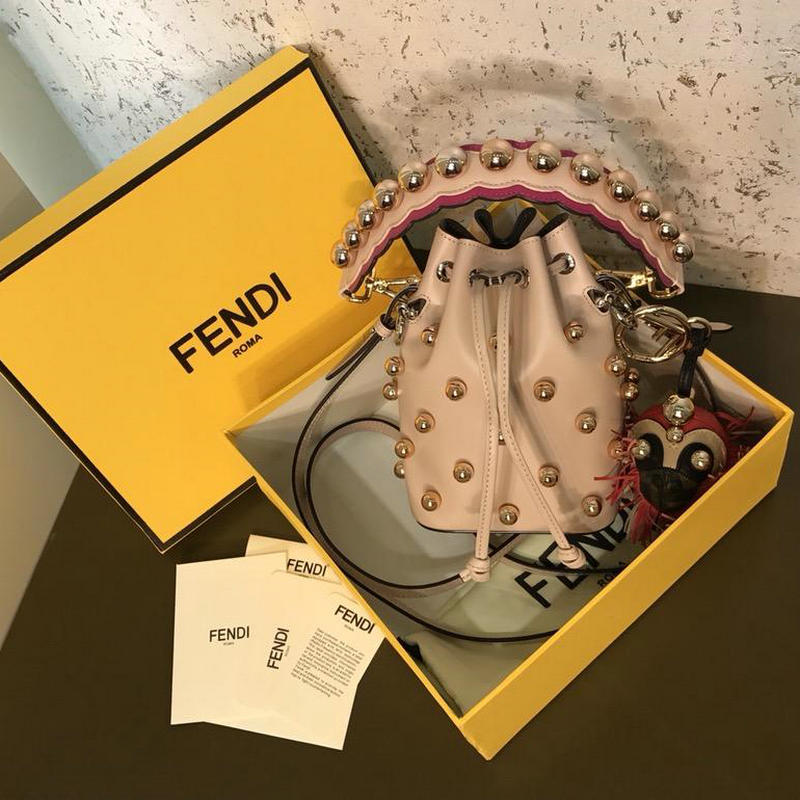 フェンディ FENDI 99-FD010 2019年最新作 MON TRESOR モン トレゾール ショルダーバッグ カーフスキン 杏色
