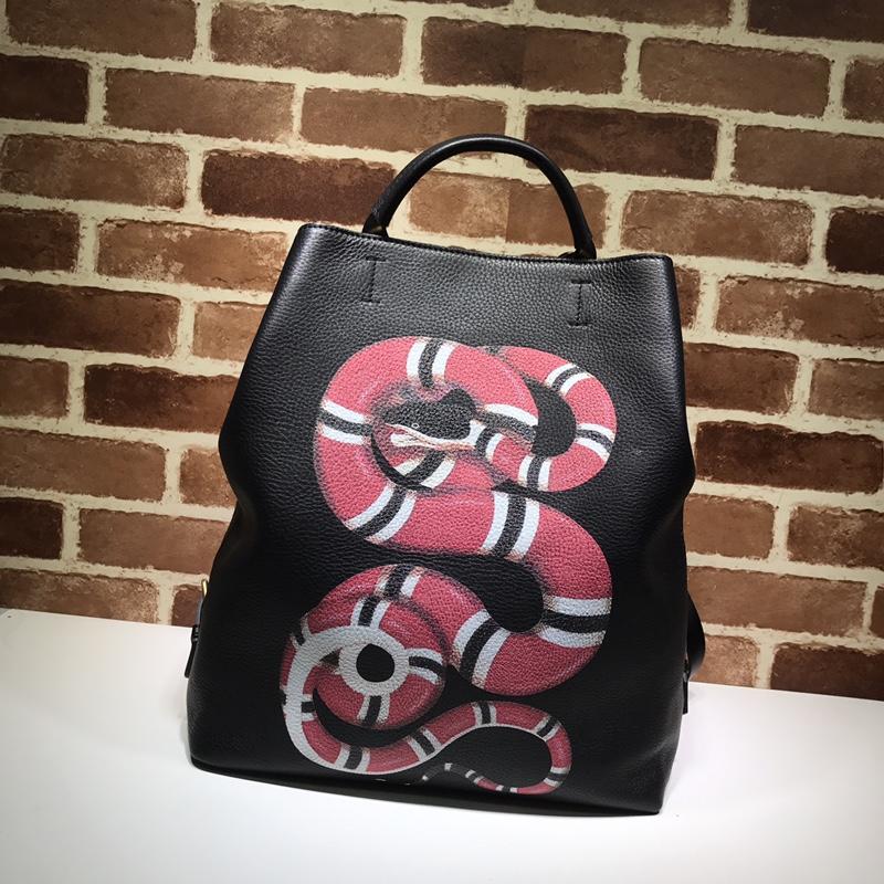 GUCCI グッチ 99-GG451000　2019年最新入荷 バックパック スネーク プリント リュックサック 大容量 リュック 通勤 通学 黒