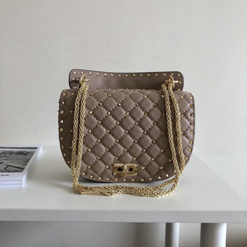 ヴァレンティノ Valentino 2019年最新入荷 ロックスタッズ スパイク ミディアム サドルバッグ 斜め掛け ショルダーバッグ ラムスキン レディース