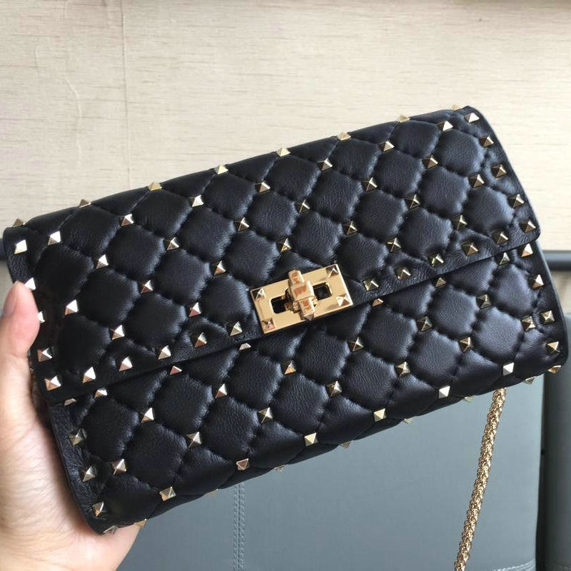 ヴァレンティノ Valentino 99-VL0137 2019年最新入荷 ロックスタッズ スパイク クロスボディ クラッチバッグ チェーンウォレット ショルダーバッグ ラムスキン レディース