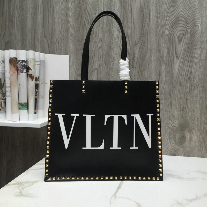 ヴァレンティノ Valentino 99-VL0978Z 2019年最新入荷 ロックスタッズ ショッピングバッグ 大容量 ハンドバッグ レディースかばん トートバッグ カーフスキン