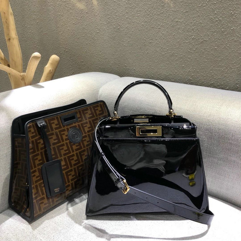 フェンディ FENDI BXN-FD5015X 2019年最新作 ピーカブー ディフェンダー ハンドバッグ ショルダーバッグ レディース 通勤 レザー 黒