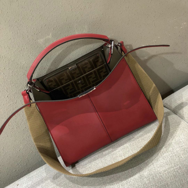 フェンディ FENDI BXN-FD5312 2019年最新作 ピーカブー エックスライト トートバッグ ハンドバッグ 通勤 カーフレザー