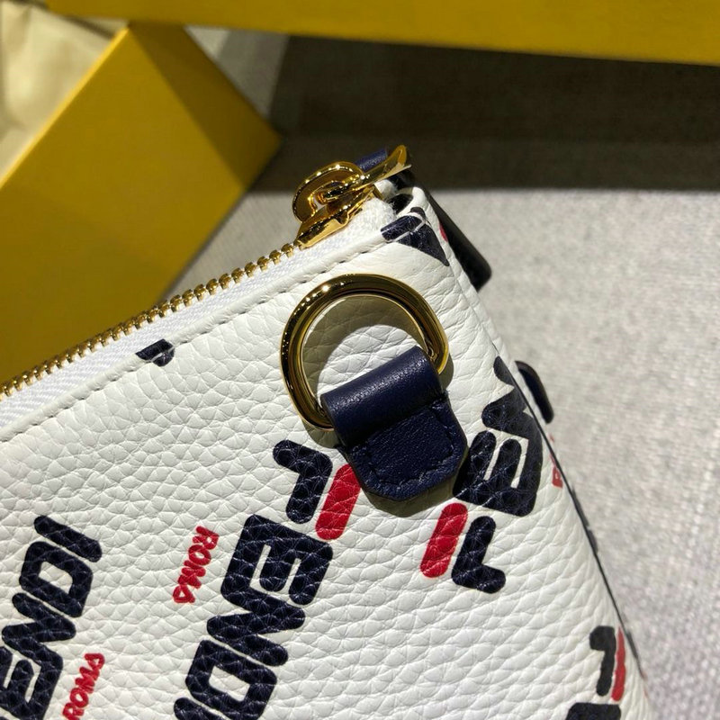 フェンディ  FENDI BXN-FD5393 2019年最新作 化粧箱 ポーチ クラッチバッグ 手持ちかばん レザー 白