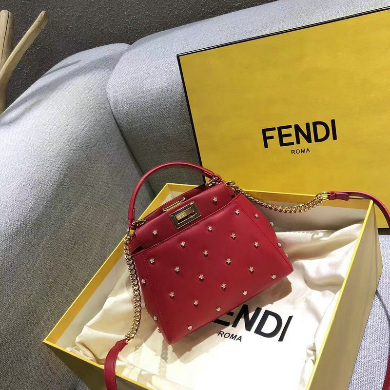 フェンディ FENDI BXN-FD83001 2019年最新作 ピーカーブー xs トートバッグ 2way ショルダーバッグ カーフスキン リベット付き レディース