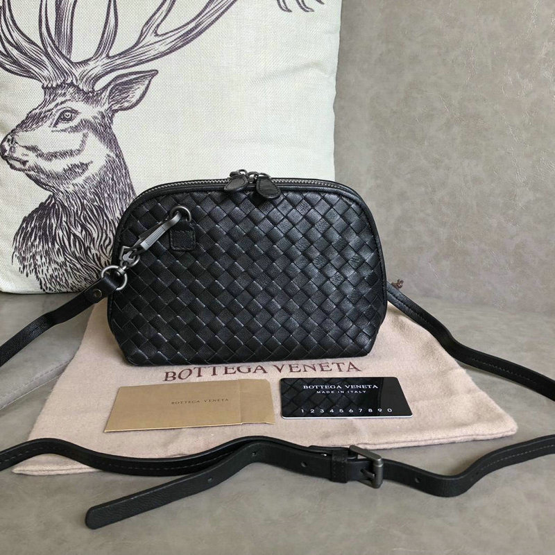ボッテガヴェネタ BOTTEGAVENETA QJ-BOV5201BK 2019年最新入荷 斜め掛け ショルダーバッグ レディースかばん シェルバッグ ラムスキン 黒