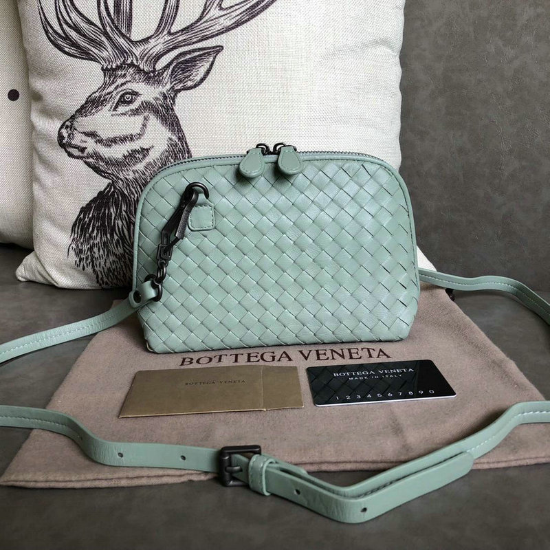 ボッテガヴェネタ BOTTEGAVENETA QJ-BOV5201CL 2019年最新入荷 斜め掛け ショルダーバッグ レディースかばん シェルバッグ ラムスキン 黒