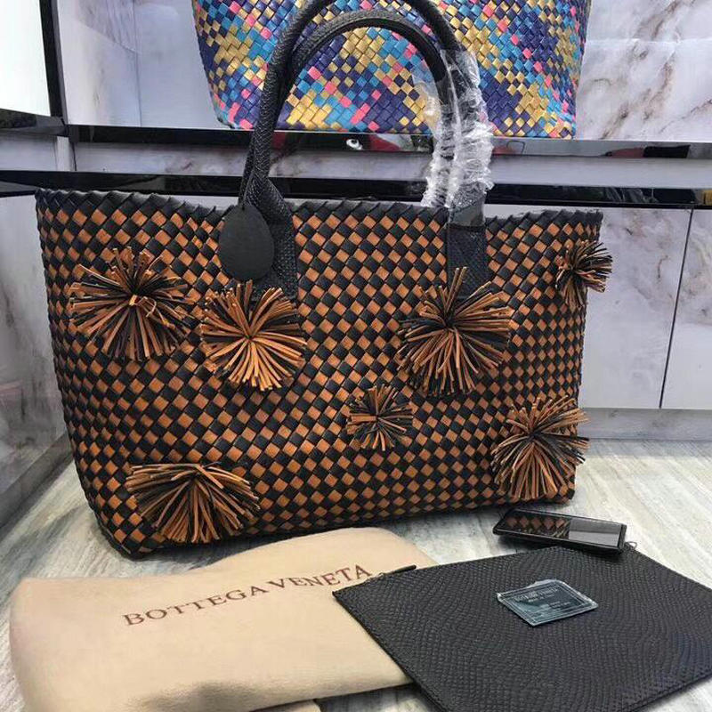 ボッテガヴェネタ BOTTEGAVENETA QJ-OV5693H 2019年最新入荷 イントレチャート ナッパ ミディアム カバ ハンドバッグ トートバッグ レディース ラムスキン 赤