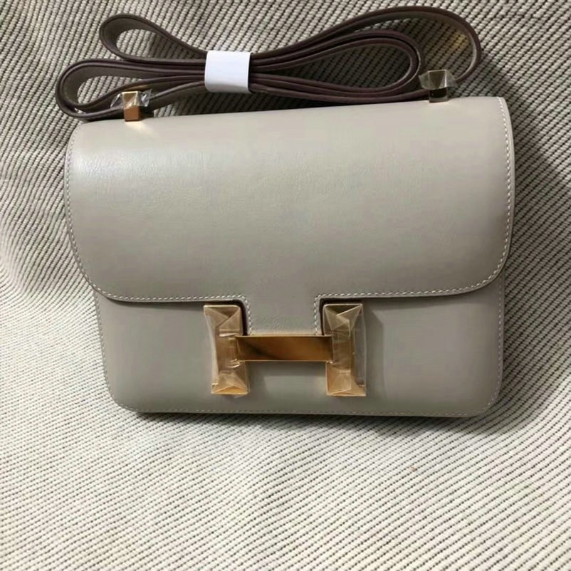 エルメス  HERMES  063-HEB19002P 2018年最新入荷 コンスタンス バッグ ショルダーバッグ ヴォーエプソン