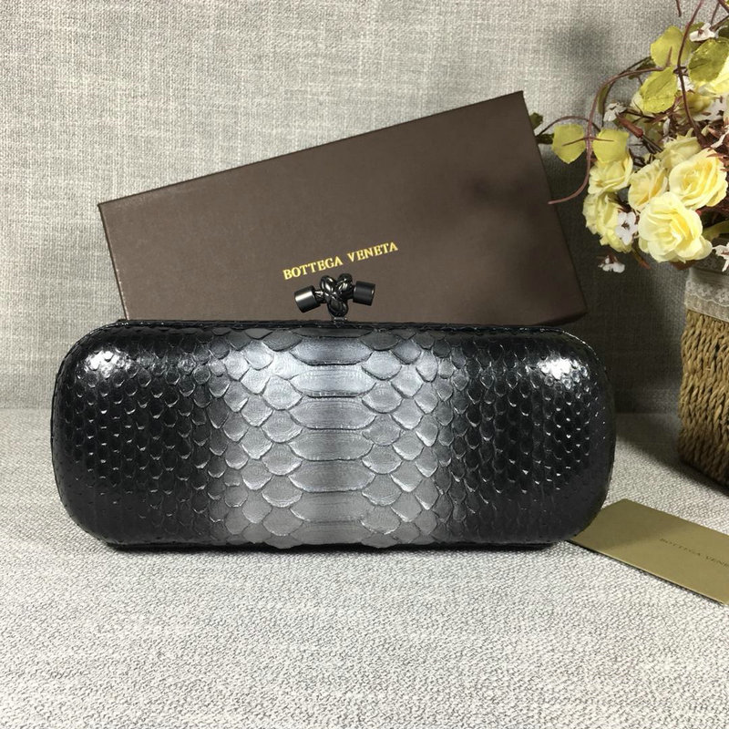 ボッテガヴェネタ BOTTEGAVENETA QJ-BOV8651SDPK 2019年最新入荷 イントレチャート インペロ アイヤーズ ストレッチ ノット 手持ちかばん 蛇柄