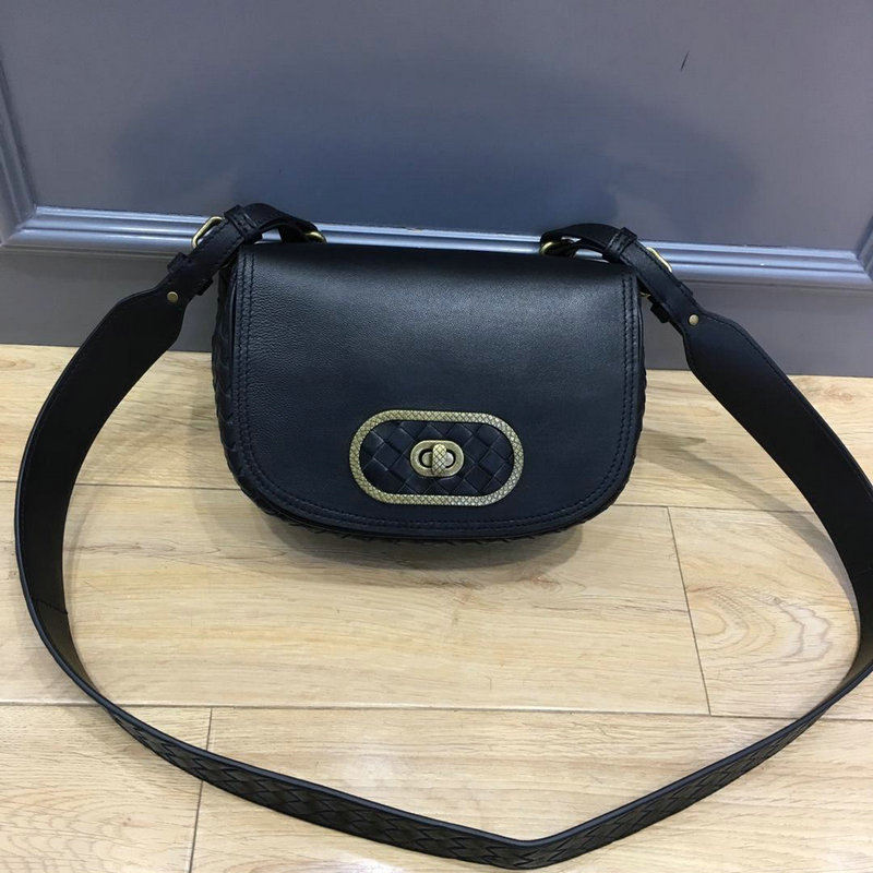 ボッテガヴェネタ BOTTEGAVENETA QJ-BOV9860 2019年最新入荷 BV ルナ バッグ 斜め掛け ショルダーバッグ レディース レザー