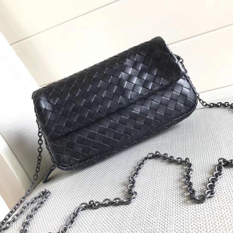 商品名称：ボッテガヴェネタ BOTTEGAVENETA QJ-BOV10954BK 2019年最新入荷 イントレチャート ナッパ メッセンジャーバッグ 斜め掛け ショルダーバッグ ラムスキン レディース