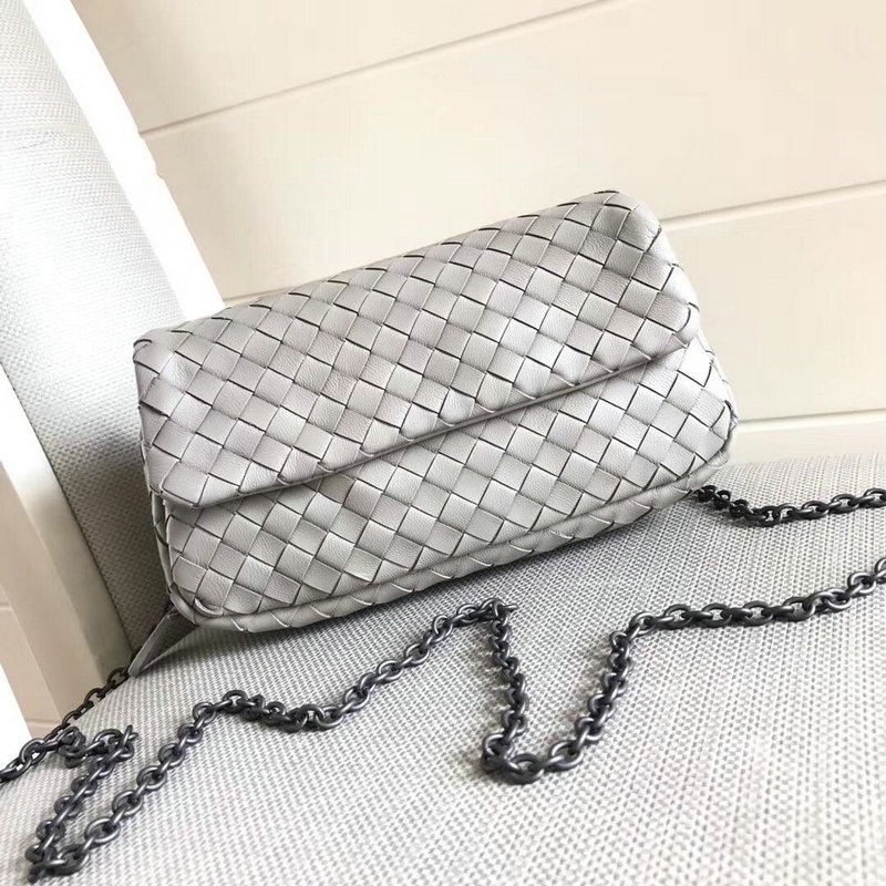 ボッテガヴェネタ BOTTEGAVENETA QJ-BOV10954YB 2019年最新入荷 イントレチャート ナッパ メッセンジャーバッグ 斜め掛け ショルダーバッグ ラムスキン レディース