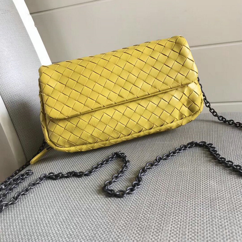 商品名称：ボッテガヴェネタ BOTTEGAVENETA QJ-OV10954YL  2019年最新入荷 イントレチャート ナッパ メッセンジャーバッグ 斜め掛け ショルダーバッグ ラムスキン レディース