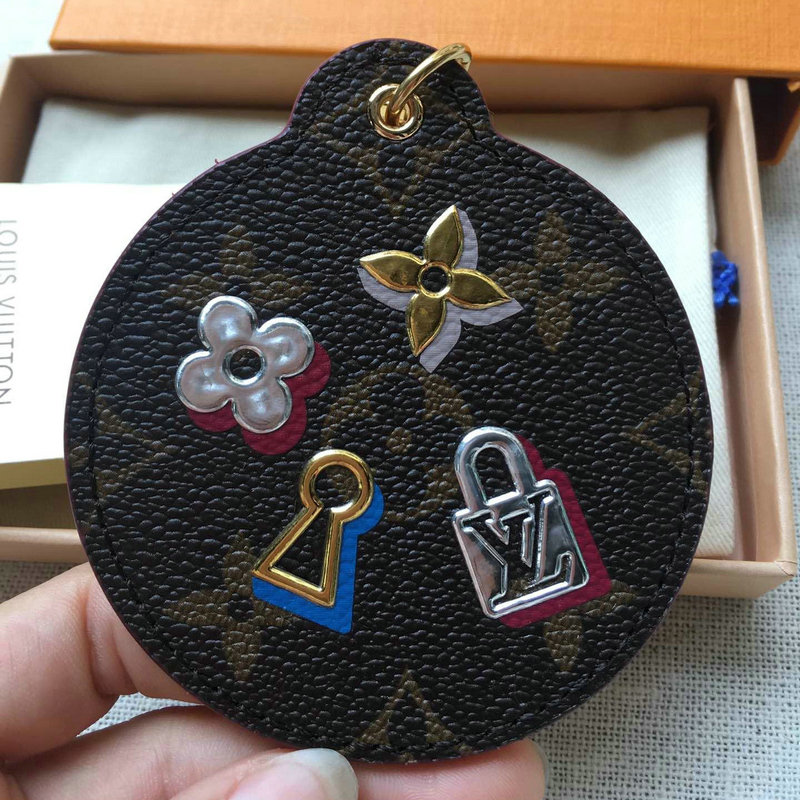 ルイヴィトン LOUISVUITTON 057-M67436 2019年最新入荷 ポルトクレ モノグラム ラブ ロック キーホルダー バッグチャーム
