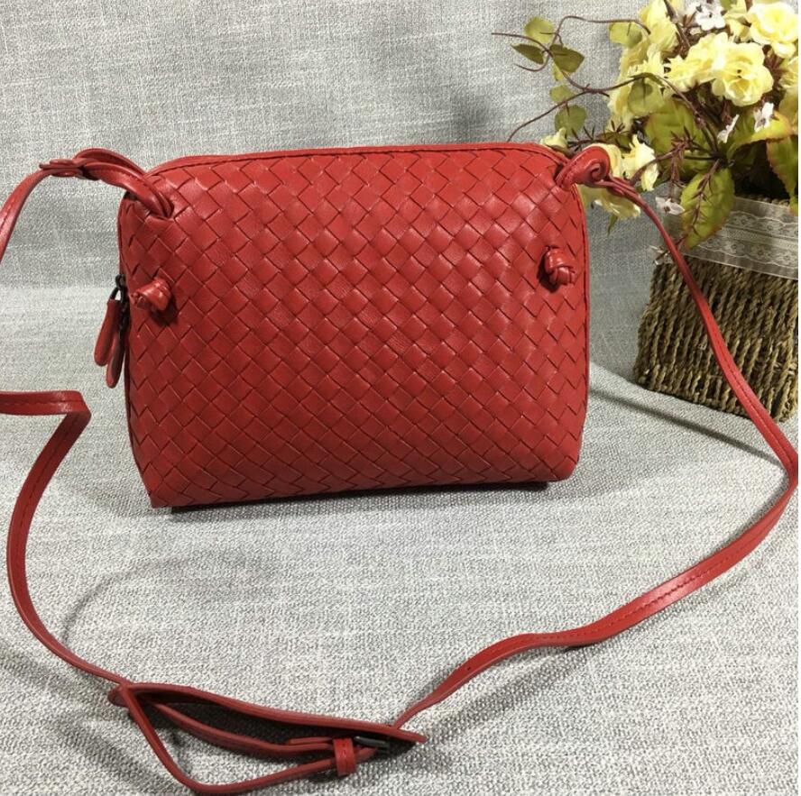 ボッテガヴェネタ BOTTEGAVENETA QJ-BOV1058YRD 2019年最新入荷 イントレチャート ナッパ ノディーニ バッグ 斜め掛け ショルダーバッグ レディースかばん ラムスキン