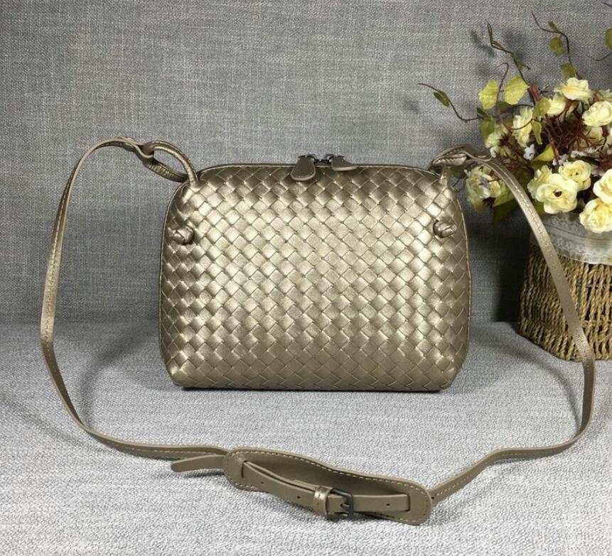 ボッテガヴェネタ BOTTEGAVENETA QJ-BOV1058YYH 2019年最新入荷 イントレチャート ナッパ ノディーニ バッグ 斜め掛け ショルダーバッグ レディースかばん ラムスキン