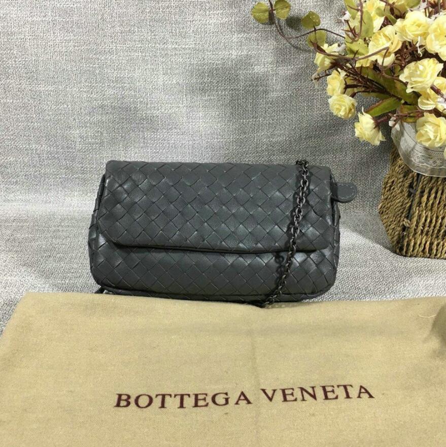 ボッテガヴェネタ BOTTEGAVENETA QJ-BOV10954SH 2019年最新入荷 イントレチャート ナッパ メッセンジャーバッグ 斜め掛け ショルダーバッグ ラムスキン レディース