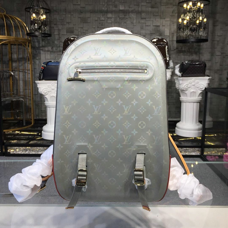 商品名称：ルイヴィトン LOUISVUITTON 057-M43881 2019年最新入荷 バックパック モノグラムチタニウム リュック メンズ リュックサック 大容量 通勤 通学 出張 ビジネス