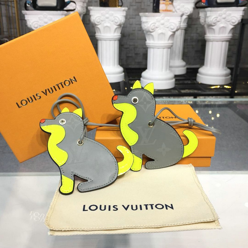 商品名称：ルイヴィトン LOUISVUITTON 057-M63280 2019年最新入荷 モノグラムチタニウム タグ 忠犬型 ネームタグ メンズ グレー