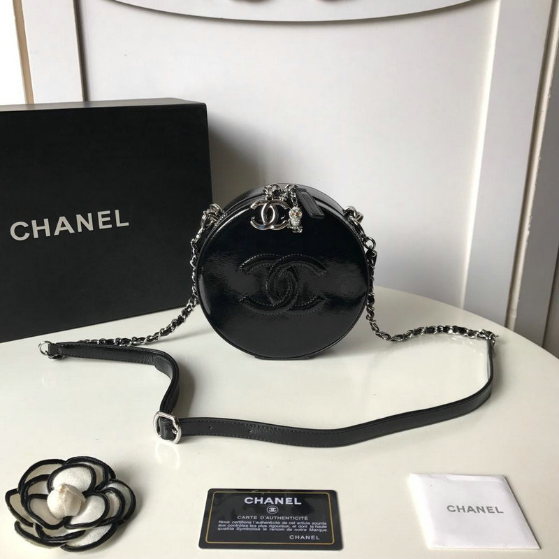 シャネル CHANEL JS-CH0075K 2019年最新入荷 チェーンウォレット ショルダーバッグ 斜めがけ ミニサイズ エナメル 黒