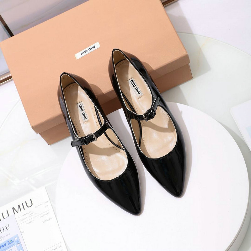 ミュウミュウ MIUMIU 26-MMJ19004 2019年最新入荷 フラットシューズ レディース パンプス とんがりトウ ローファー 通勤 カジュアル