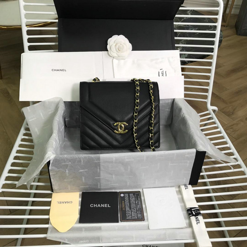 商品名称：シャネル CHANEL 2019年最新入荷 斜め掛け ショルダーバッグ フラップバッグ レディースかばん カーフスキン