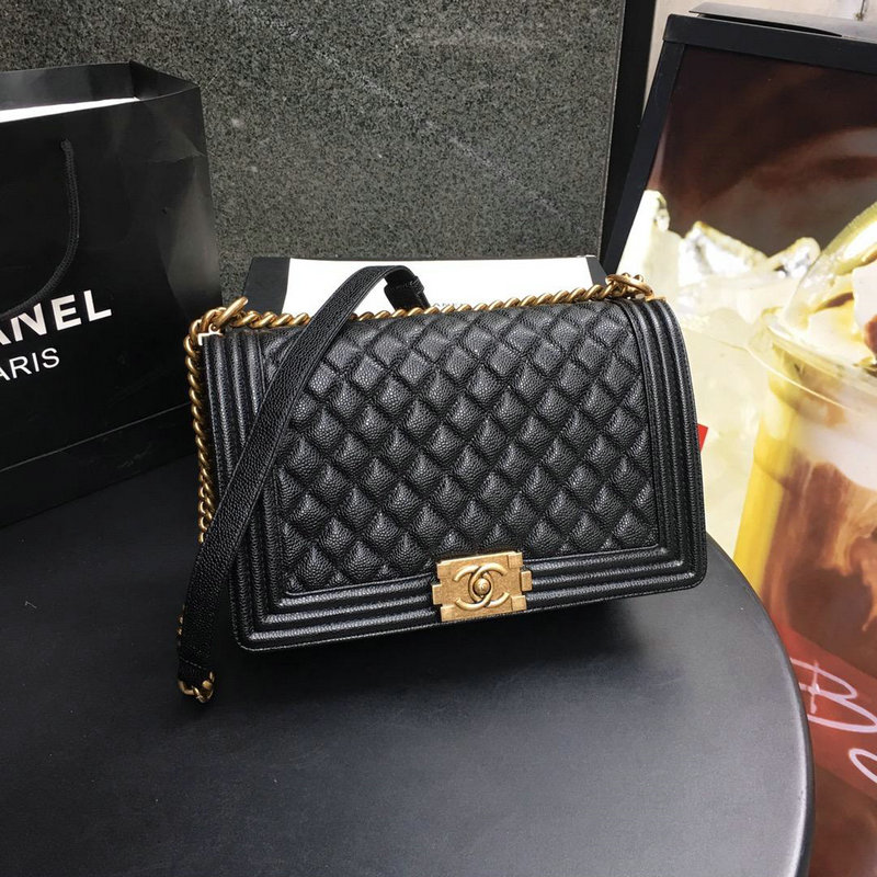 シャネル CHANEL  JS-CH67087RQ 2019年最新入荷 BOY CHANEL 斜め掛け ショルダーバッグ キャビアスキン レディースかばん