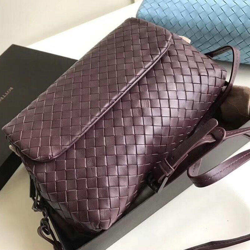 ボッテガヴェネタ BOTTEGAVENETA 2019年最新入荷 イントレチャート 斜め掛け ショルダーバッグ フラップバッグ レディースかばん