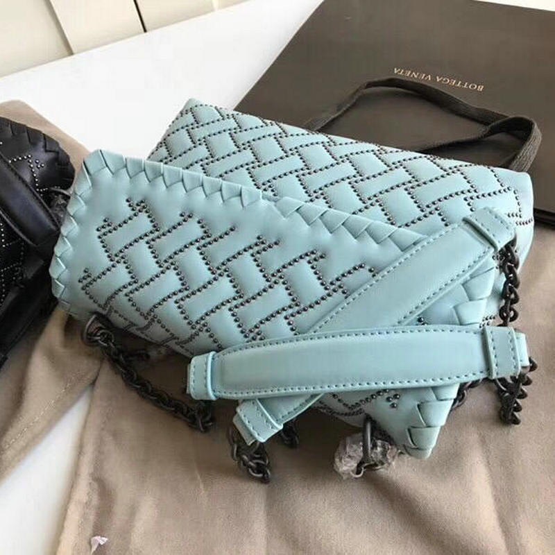 ボッテガヴェネタ BOTTEGAVENETA 2aj-BOV9988L 019年最新入荷 イントレチャート 斜め掛け ショルダーバッグ レディースかばん レザー