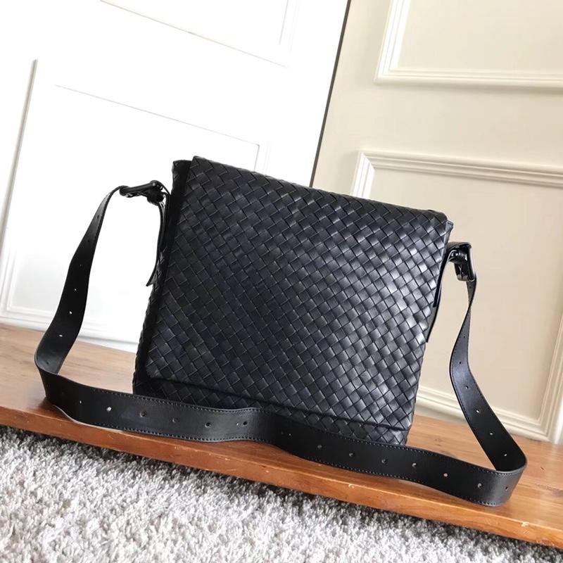 ボッテガヴェネタ BOTTEGAVENETA aj-BOV161314 2019年最新入荷 イントレチャート メッセンジャーバッグ 斜め掛け ショルダーバッグ メンズバッグ かばん カーフスキン