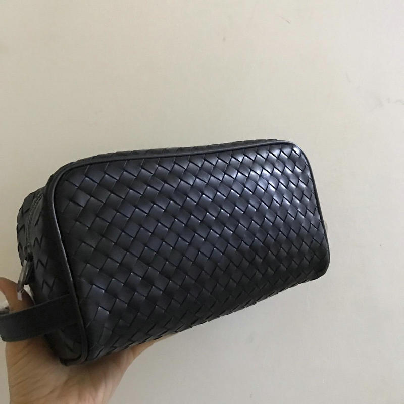 ボッテガヴェネタ BOTTEGAVENETA aj-BOV244706V 2019年最新入荷 イントレチャート VN トイレタリーケース メンズ 手持ちかばん 黒