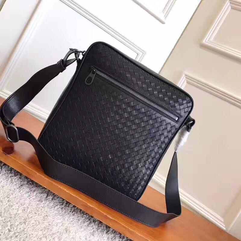 ボッテガヴェネタ BOTTEGAVENETA aj-BOV443872 2019年最新入荷 イントレチャート 斜め掛け ショルダーバッグ メンズバッグ カーフスキン 鞄