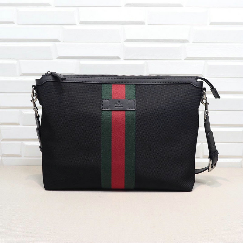 グッチ GUCCI 057-GG523335 2019年夏最新作 GGスプリーム ミディアム メッセンジャーバッグ 斜め掛け ショルダーバッグ メンズ キャンパス
