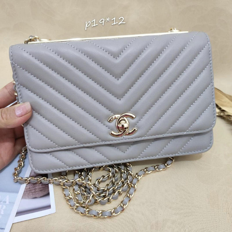 商品名称：シャネル CHANEL 2019年最新入荷 クラシック チェーンウォレット 斜め掛け ショルダーバッグ レディースかばん ラムスキン