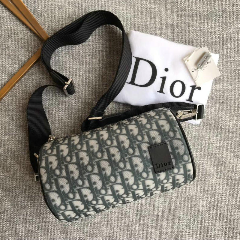 クリスチャンディオール CHRISTIAN DIOR 025-CDB19011 2019年最新入荷 キャンパス シリンダーバッグ メンズ ショルダーバッグ メンズ レディース 男女兼用