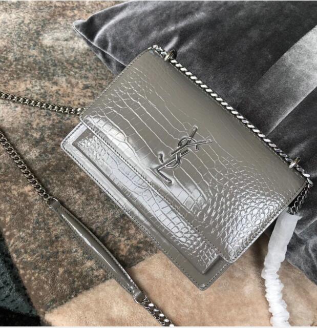 イヴサンローラン Saint laurent YSL 2019年最新入荷 斜め掛け ショルダーバッグ レザー レディース